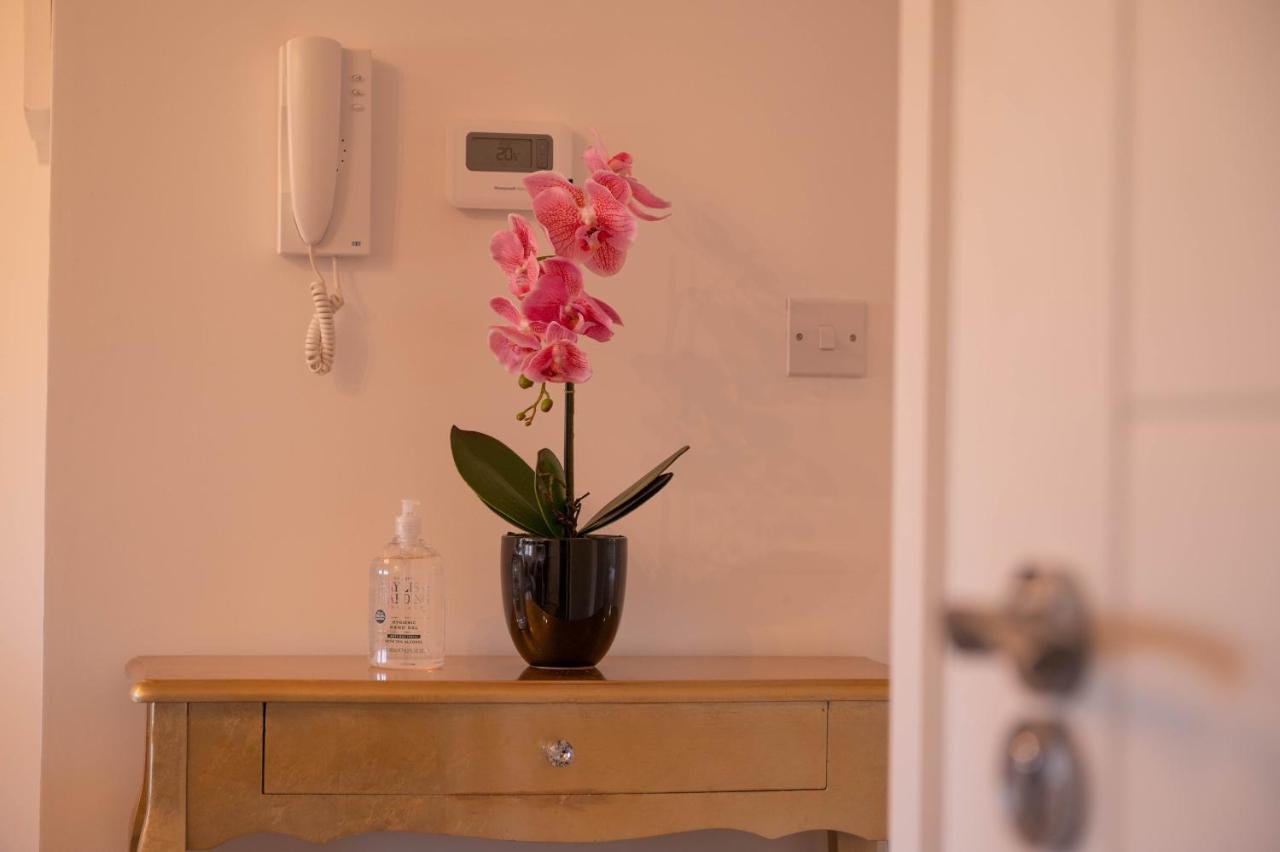 Walnut Flats-F4, 2-Bedroom With Ensuite - Parking, Netflix, Wifi - Close To Oxford, Bicester & Blenheim Palace Kidlington Εξωτερικό φωτογραφία