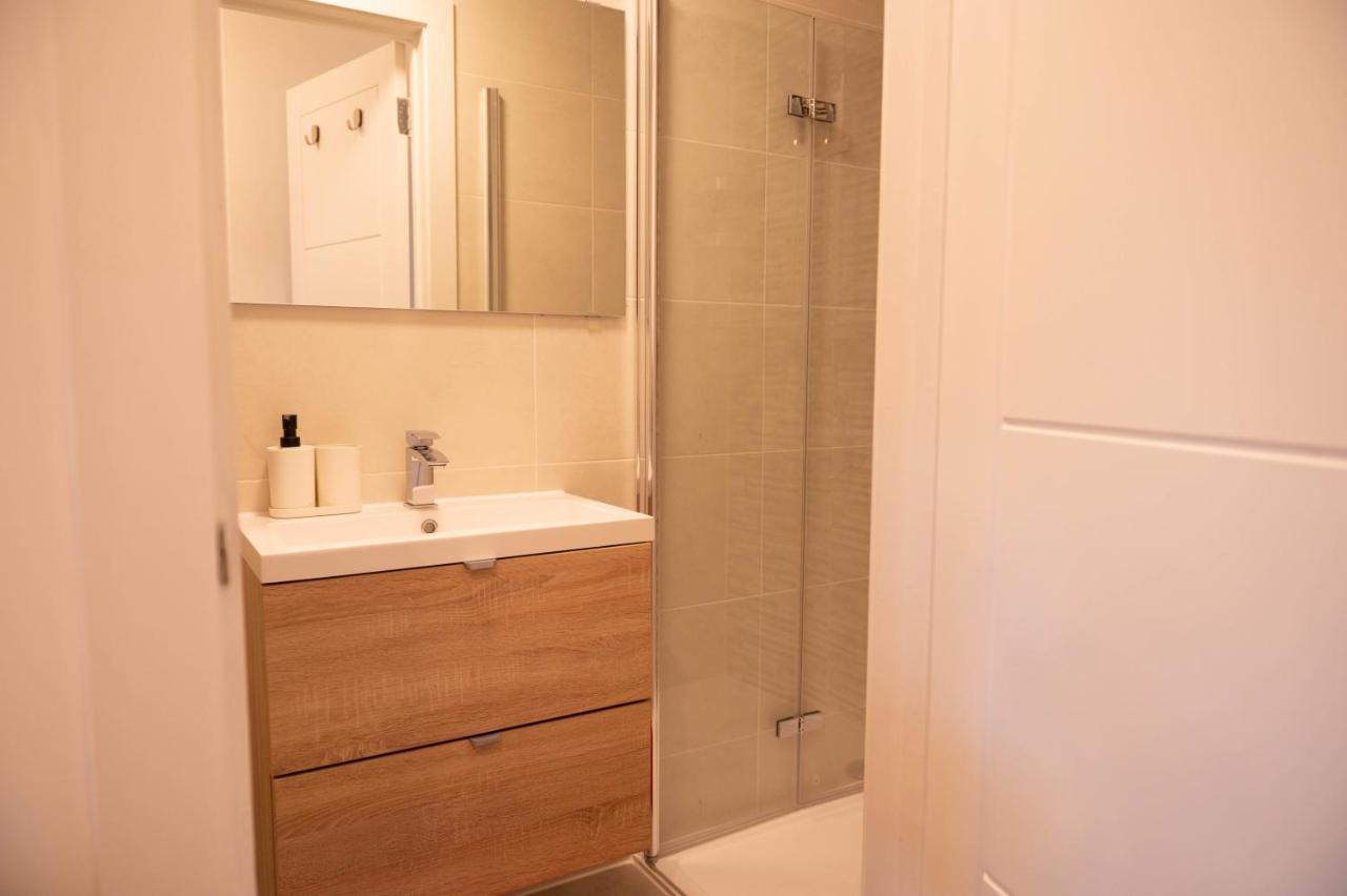 Walnut Flats-F4, 2-Bedroom With Ensuite - Parking, Netflix, Wifi - Close To Oxford, Bicester & Blenheim Palace Kidlington Εξωτερικό φωτογραφία
